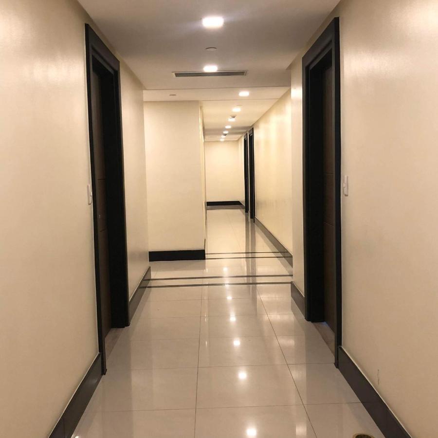 Luxury Bgc Condo In Taguig, Mckinley - Covered Parking And Wifi Free 外观 照片