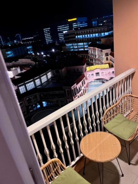 Luxury Bgc Condo In Taguig, Mckinley - Covered Parking And Wifi Free 外观 照片