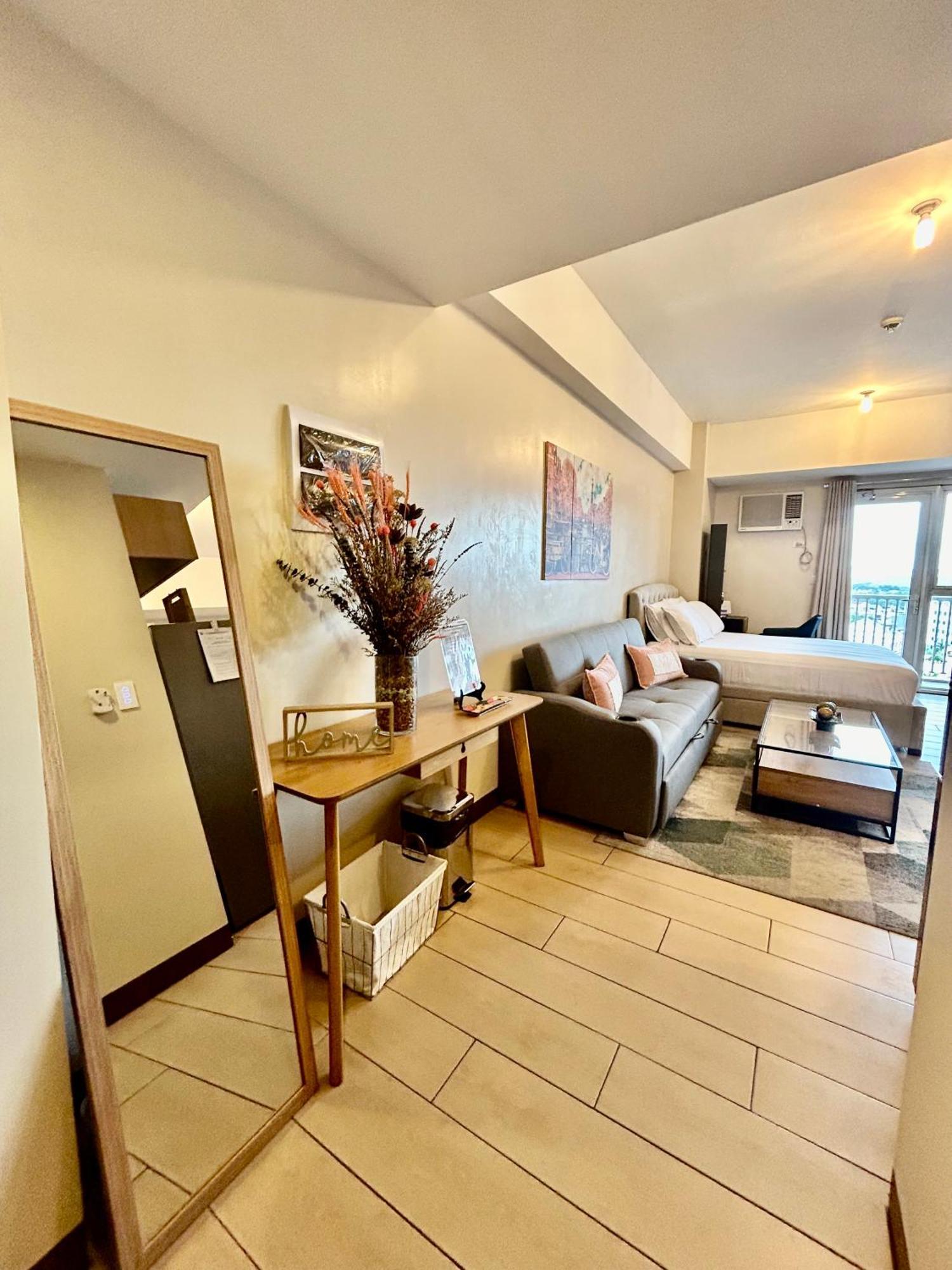 Luxury Bgc Condo In Taguig, Mckinley - Covered Parking And Wifi Free 外观 照片